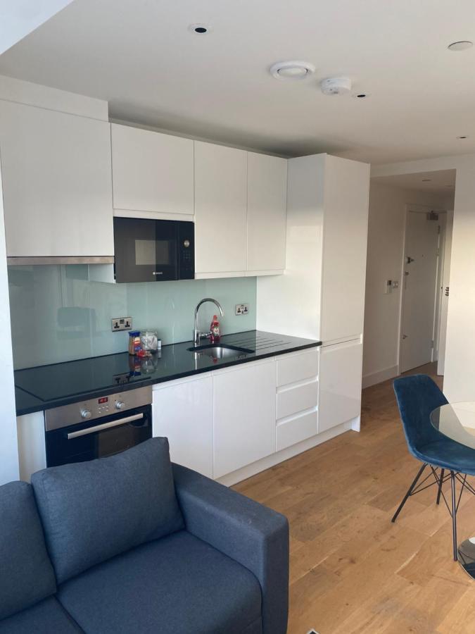 קרוידון Morden 1 Bedroom City- Apt Central Stylish Living מראה חיצוני תמונה